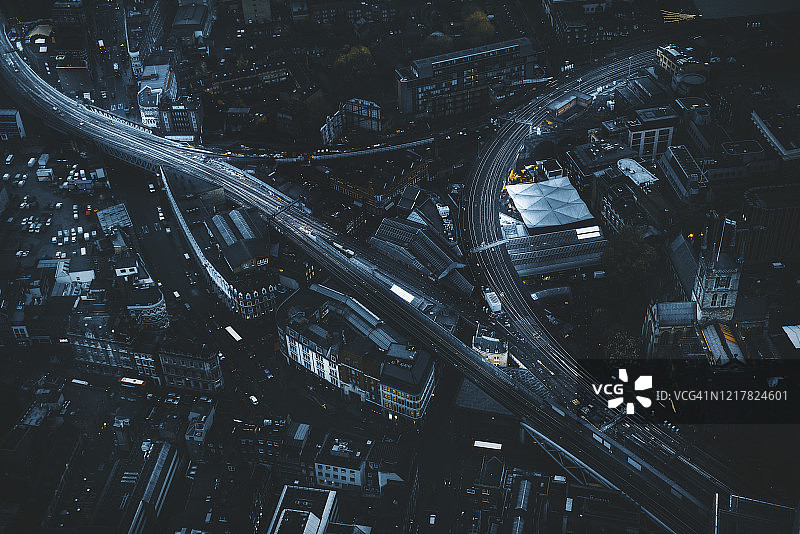 伦敦市黄昏时分的航拍图片素材