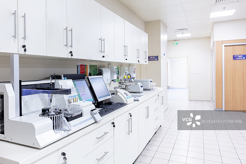 医疗实验室和机械设备，新冠病毒图片素材