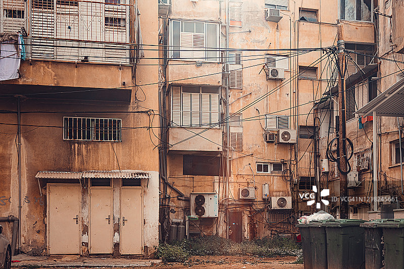 贫民社区的房屋后院图片素材