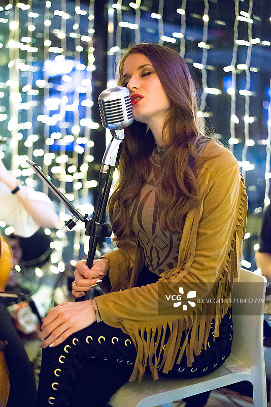 摇滚乐队演唱会表演图片素材