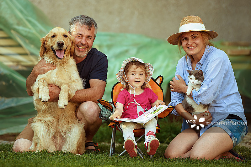 幸福美满的家庭！图片素材