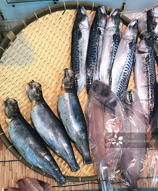 横滨市场上的鱼干图片素材