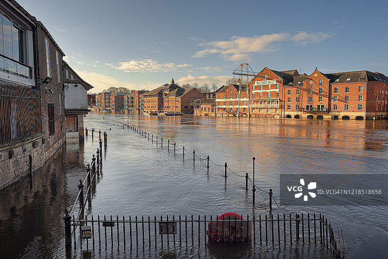 被洪水淹没的城市图片素材