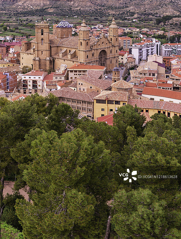 西班牙阿拉贡特鲁埃尔省阿尔卡尼伊斯市全景图片素材