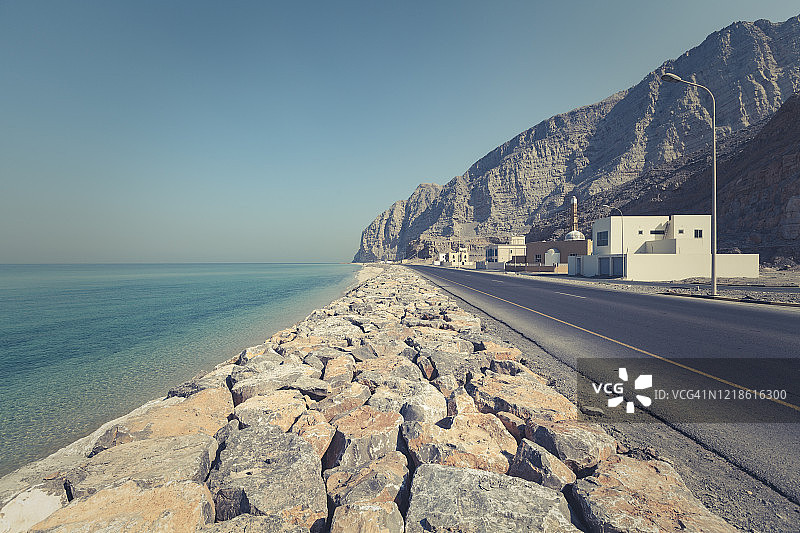 通往阿曼苏丹国穆桑达姆半岛的道路图片素材