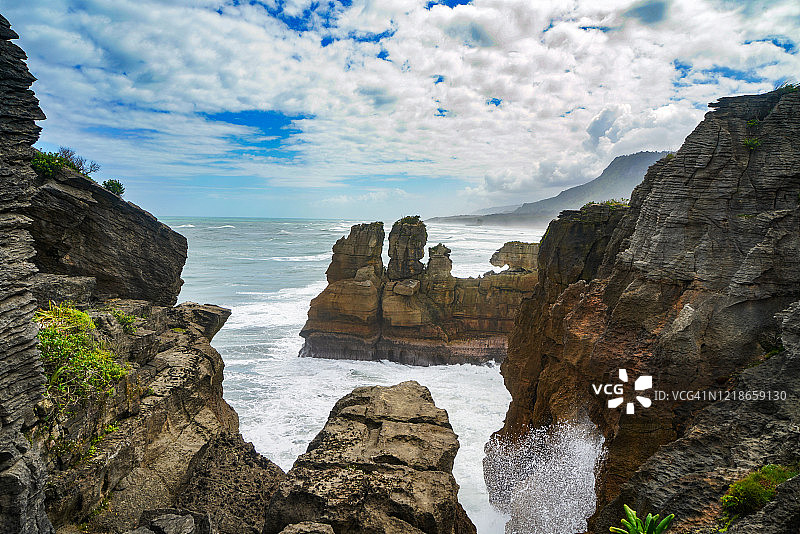 普纳凯基薄饼岩和喷水孔步道，新西兰帕帕罗瓦国家公园图片素材