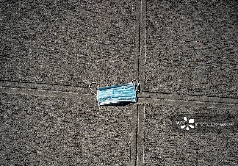 纽约街头的医用口罩图片素材