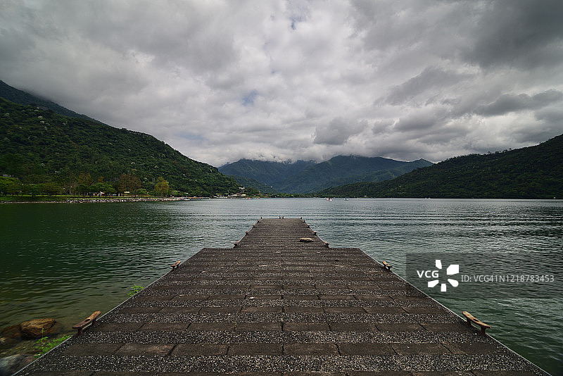 鲤鱼潭图片素材