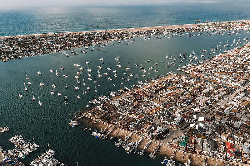 船只的无人机视角图片素材