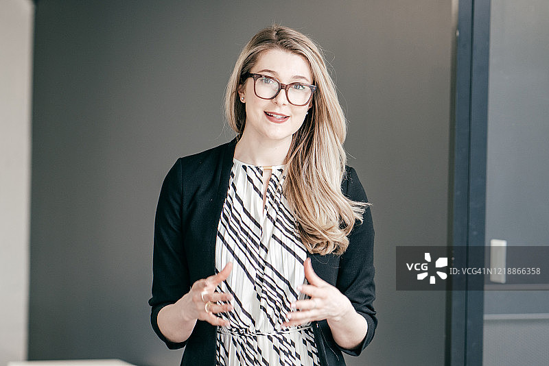 在线授课的专业人士图片素材