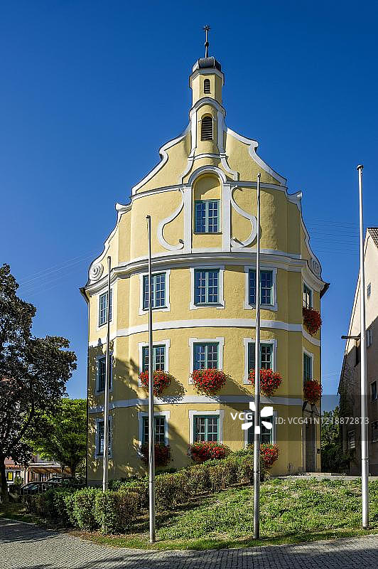 德国巴伐利亚施瓦本地区基尔希海姆的巴洛克风格历史市政厅图片素材