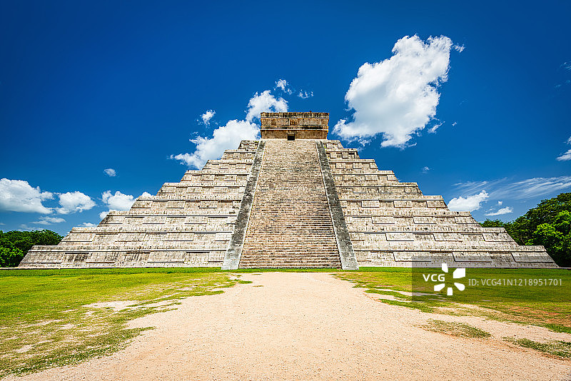 墨西哥奇琴伊察玛雅金字塔图片素材