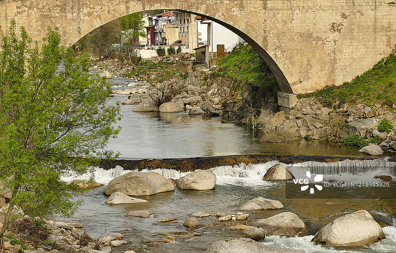 赫尔特河谷卡贝苏埃拉德尔瓦莱的桥梁图片素材
