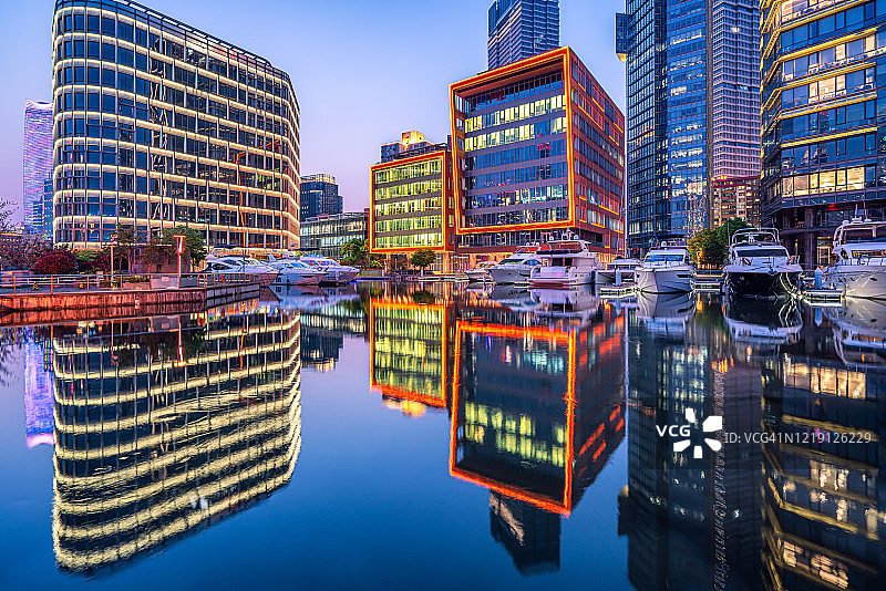 现代城市码头图片素材