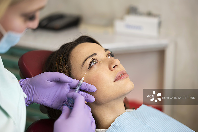 用最好的方式呵护她的美丽图片素材