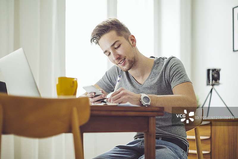 在家工作图片素材