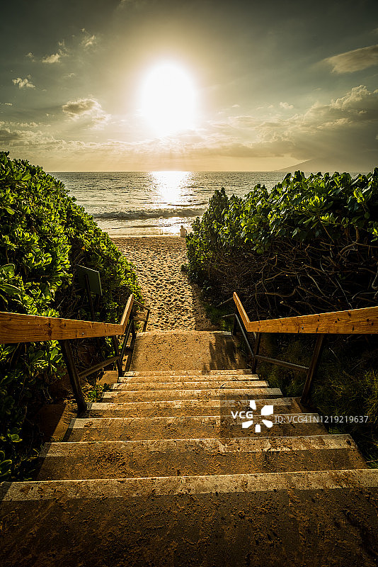 日落时分的热带沙滩图片素材