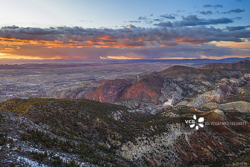 犹他州沙漠的壮丽日落图片素材