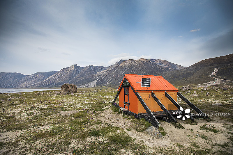 阿克夏亚克山口奥伊特克国家公园的紧急避难所图片素材