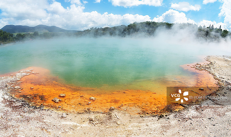 怀奥塔普公园的香槟池，新西兰罗托鲁瓦图片素材