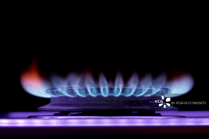 炊具的燃气灶台仰视照片图片素材