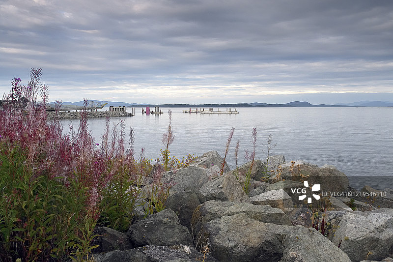 进入夜晚图片素材