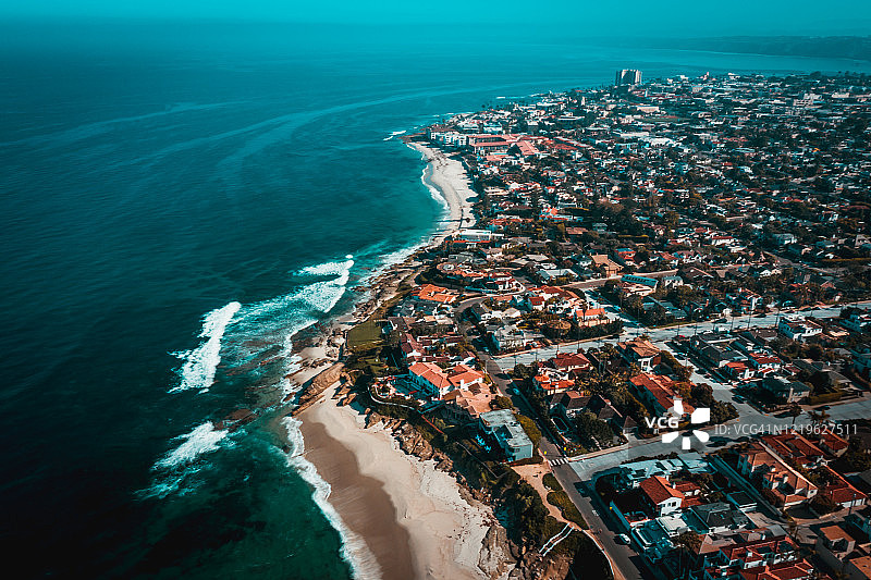 加州拉霍亚空旷的海滩，疫情新闻摄影图片素材