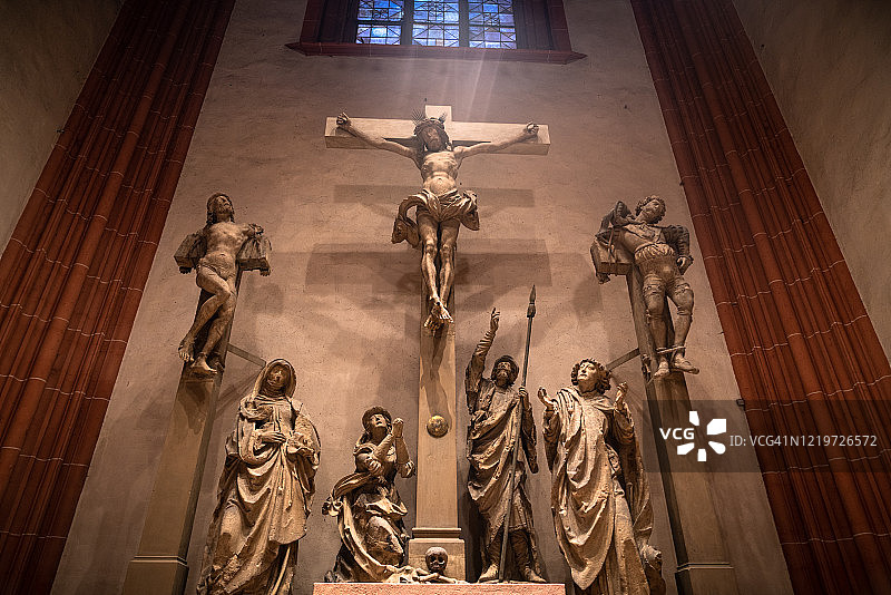 法兰克福大教堂的耶稣雕像图片素材