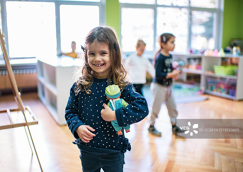 一个美丽女孩的肖像图片素材