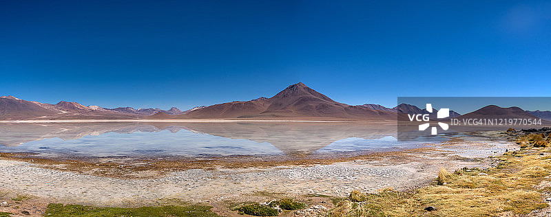 玻利维亚波托西地区的高地泻湖图片素材