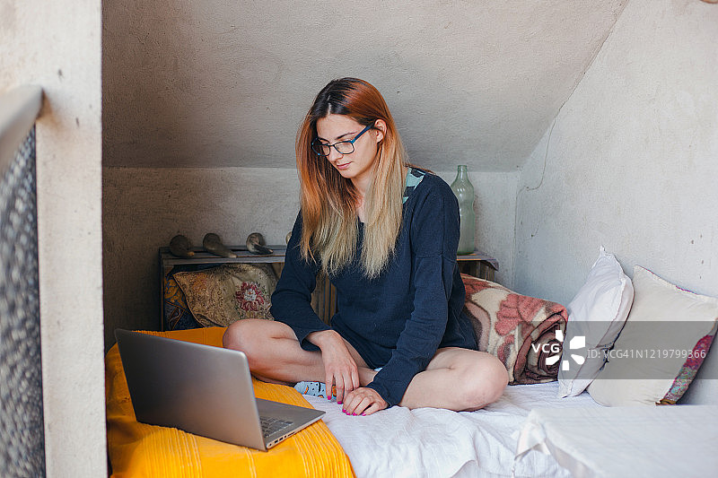 使用笔记本电脑的优势图片素材