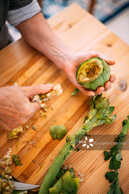 制作朝鲜蓟美食图片素材