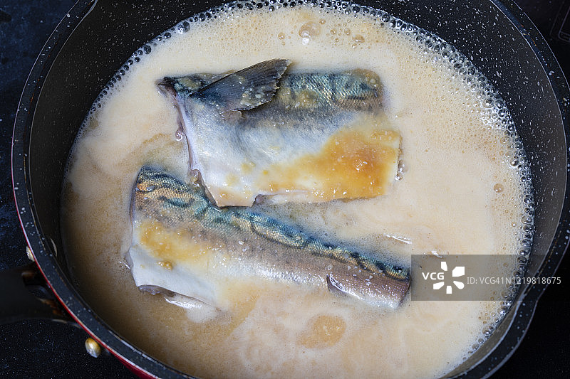 日式家常菜：味噌鲭鱼食谱图片素材
