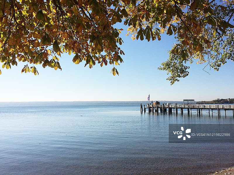 秋季的阿默尔湖图片素材