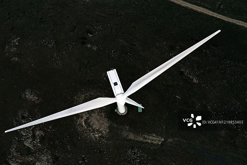 从上方拍摄的黑白风力涡轮机图片素材