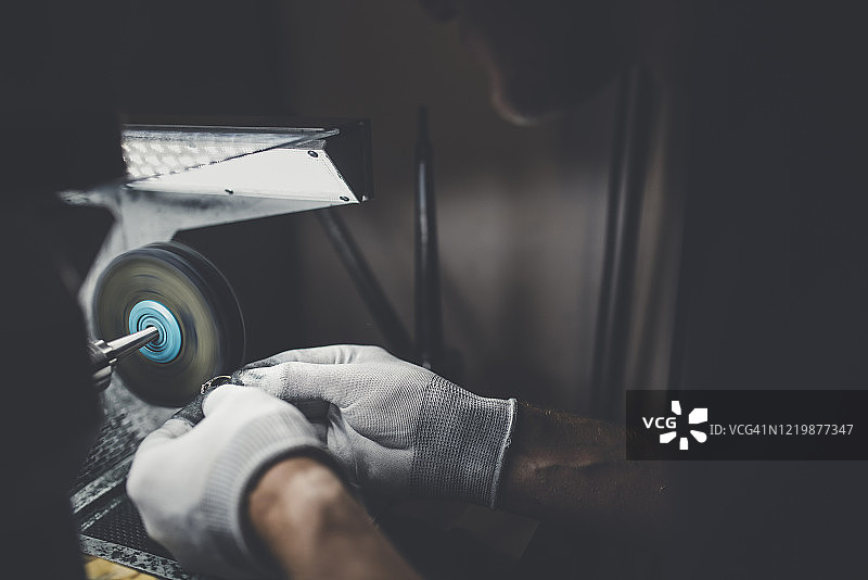 珠宝抛光图片素材