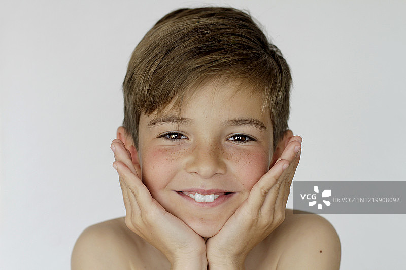 快乐的男孩特写图片素材