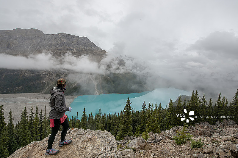 加拿大艾伯塔省班夫国家公园沛托湖全景图片素材