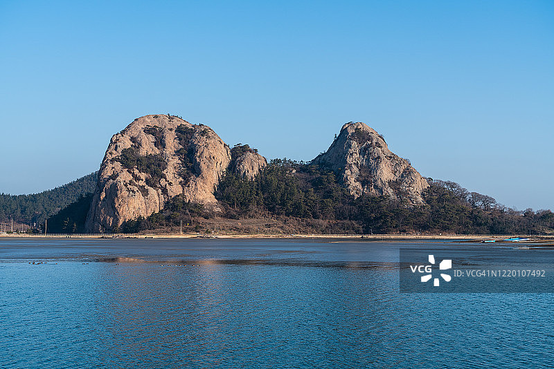韩国群山仙游岛望夫峰海景图片素材