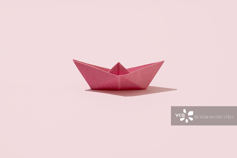 粉色纸船图片素材