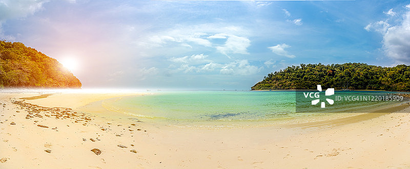 蓝天碧海，泰国甲米府兰塔岛洛克岛（泰国秘境）图片素材