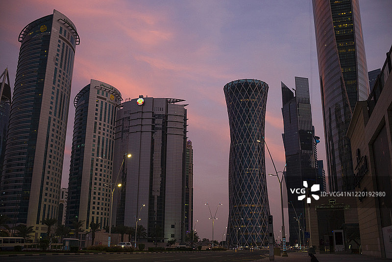 新冠肺炎疫情期间空荡荡的西湾街道图片素材