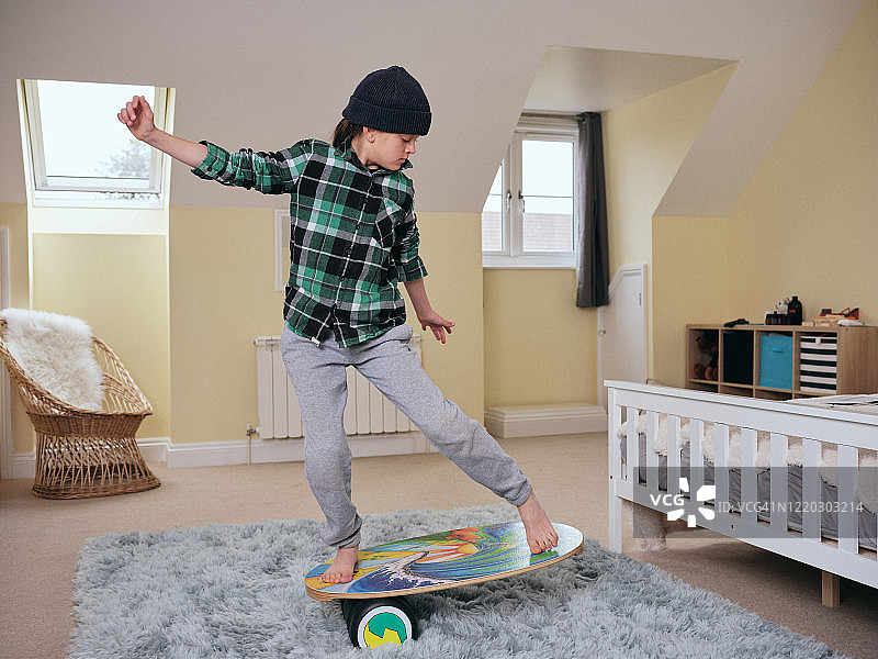 孩子在家学习图片素材