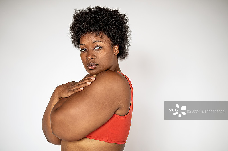 穿内衣的加大码女性画像图片素材