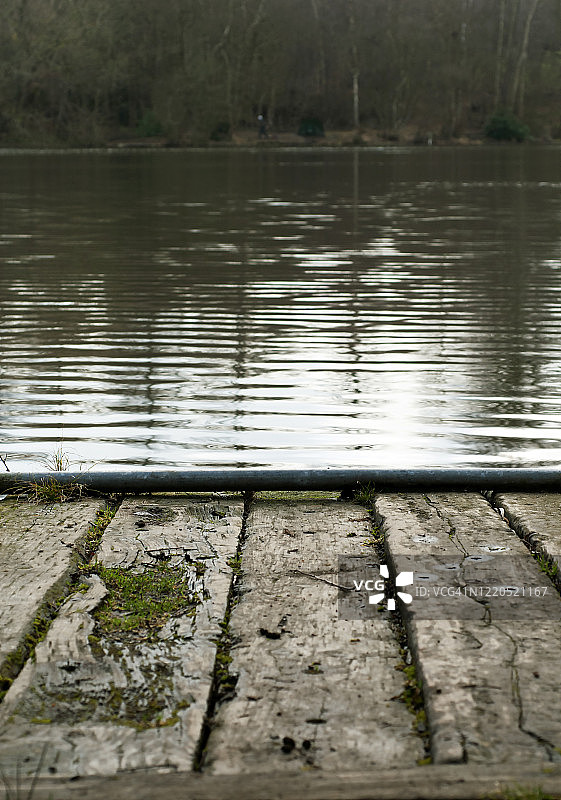 浮桥浑水景色图片素材