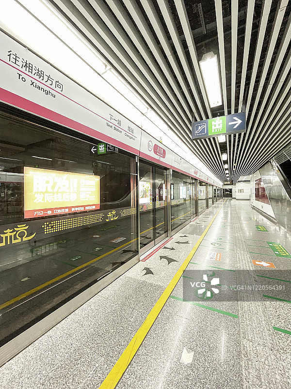 中国杭州地铁站内部图片素材