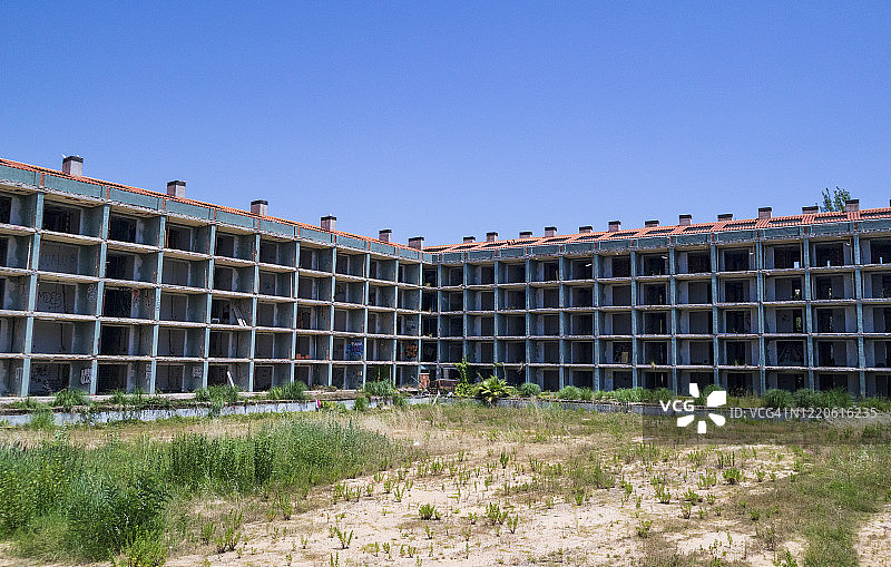 废弃的公寓楼图片素材