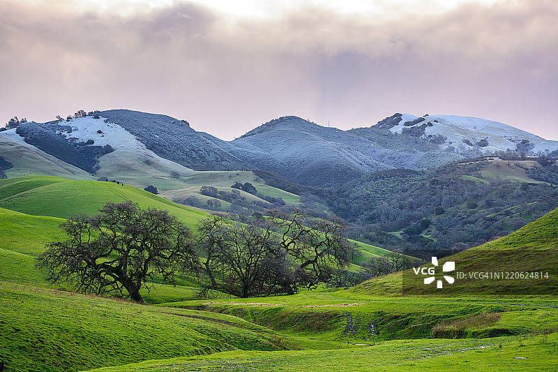 加利福尼亚迪亚布罗山上的小雪图片素材