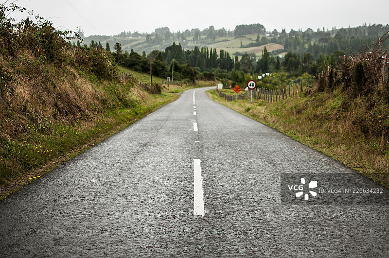 简约的乡村道路图片素材