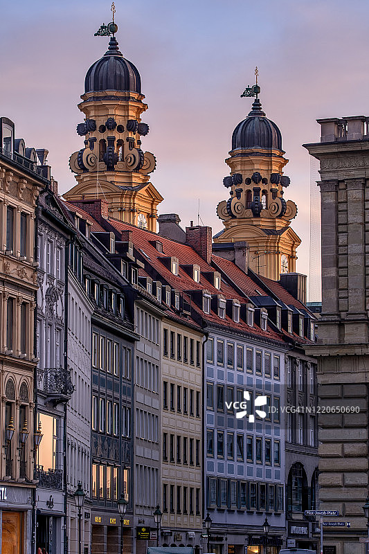 德国巴伐利亚慕尼黑的铁阿提纳教堂图片素材